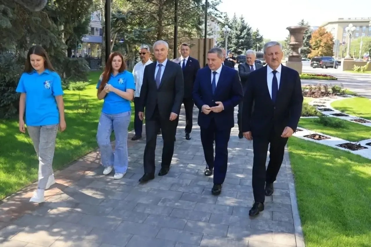 Вячеслав Володин провел рабочую встречу с губернатором Волгоградской области Андреем Бочаровым 